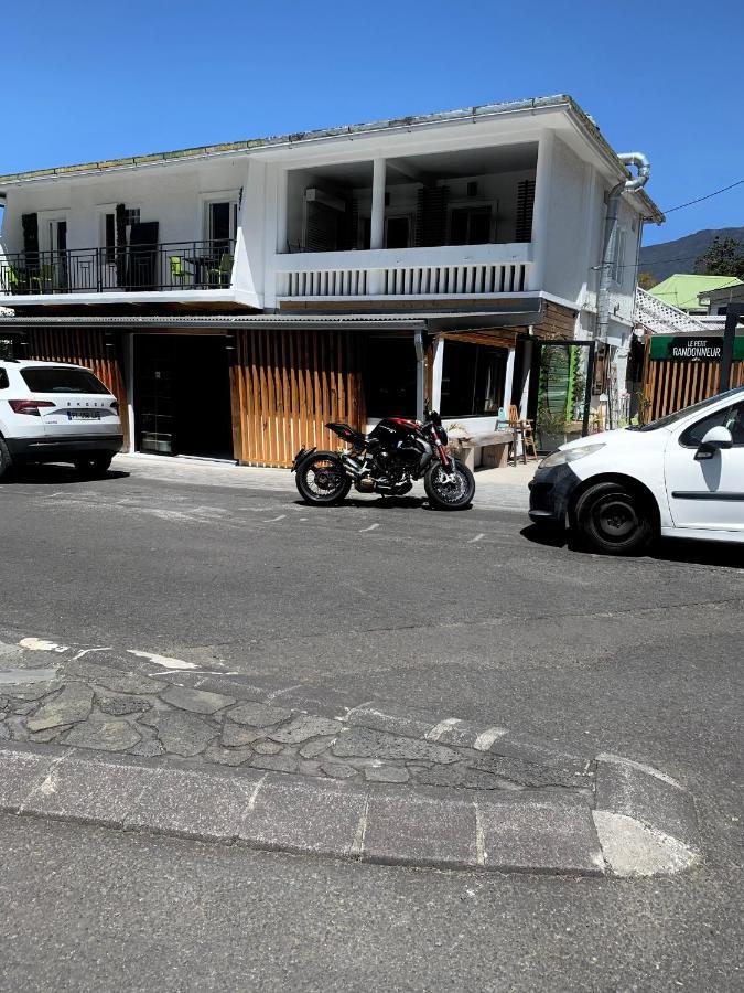 Hotel Le Petit Randonneur Cilaos Bagian luar foto
