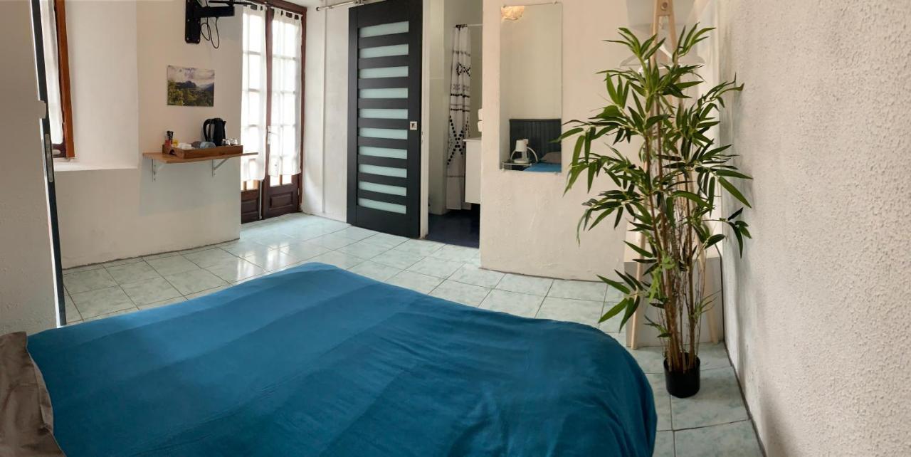 Hotel Le Petit Randonneur Cilaos Bagian luar foto